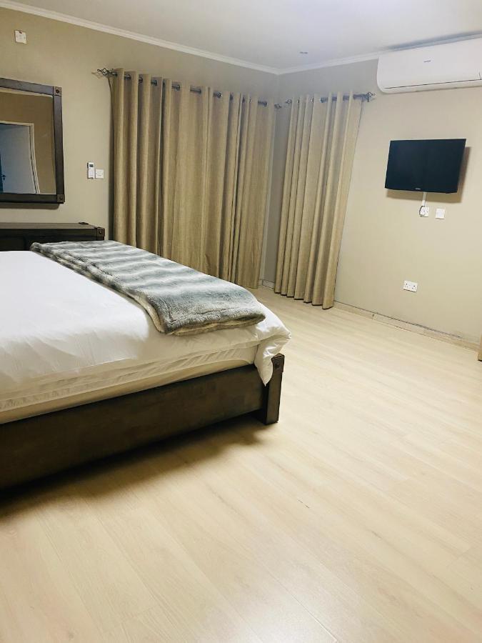 Immaculate Villa Gaborone Ngoại thất bức ảnh